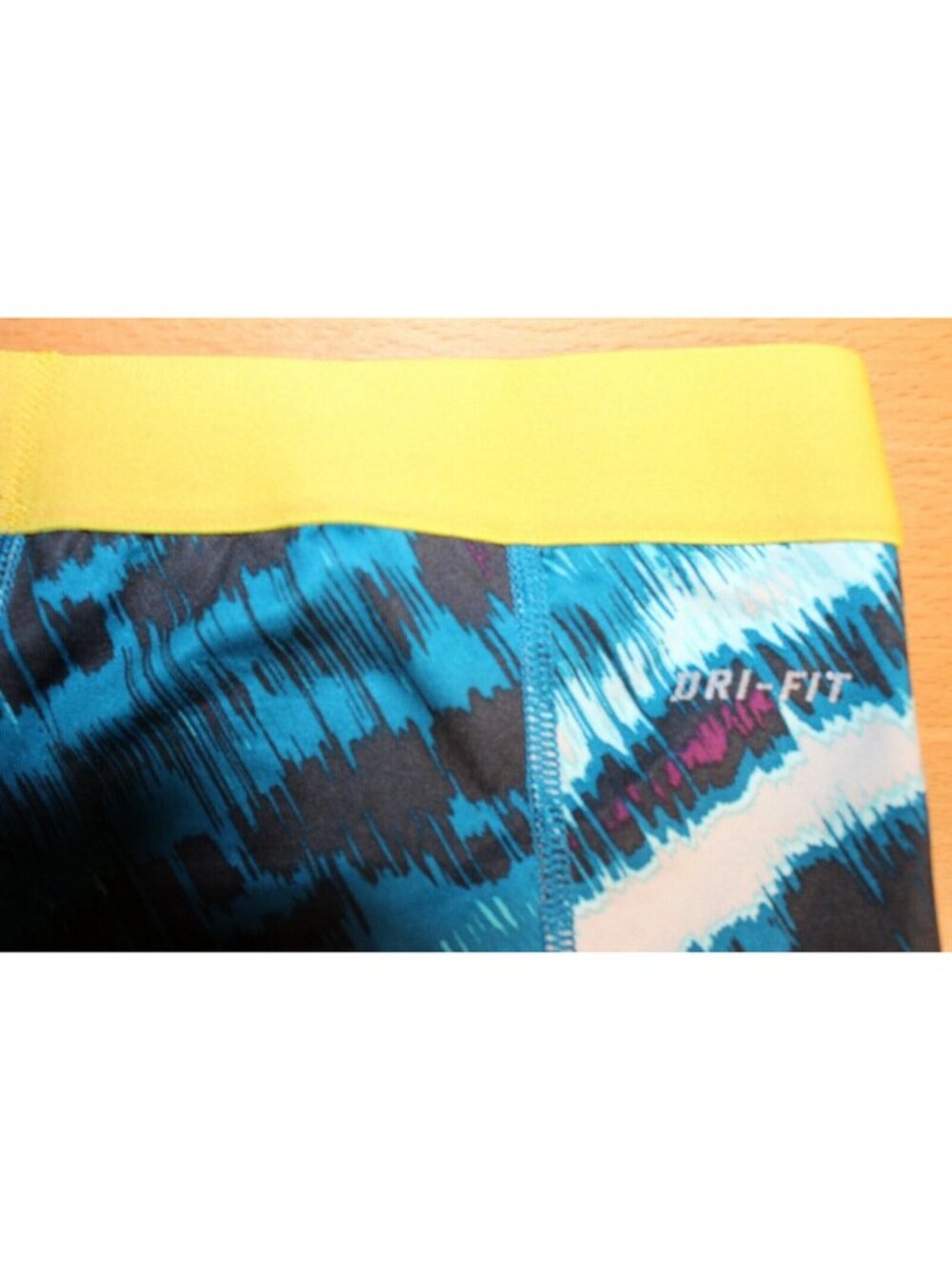 Nike Pro Dri-Fit Fitted Crop Capri Compression Leggings Tie-Dye Small 450861 - Picture 7 of 7
